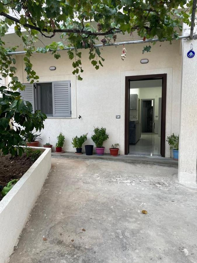 Taku Apartment Sarandë Exterior foto