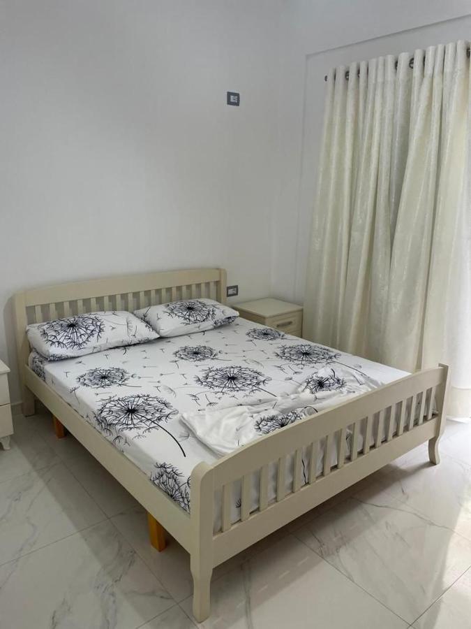 Taku Apartment Sarandë Exterior foto